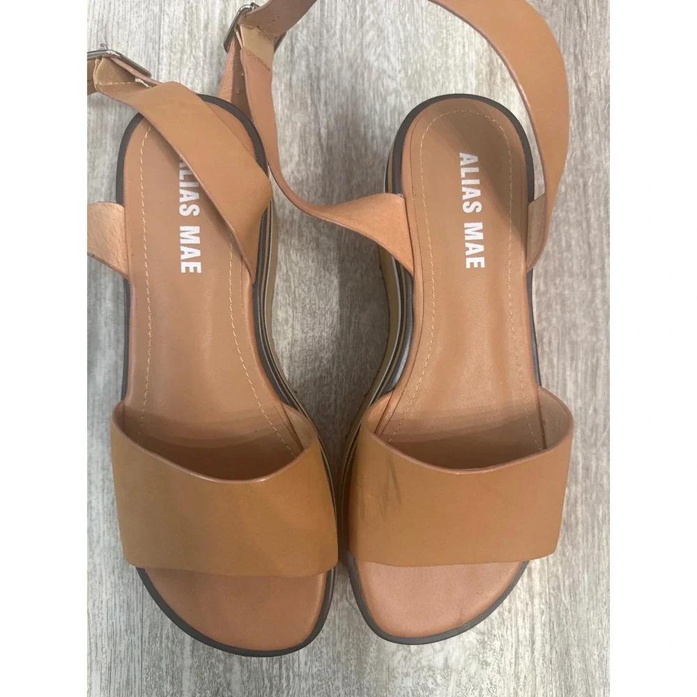Alias Mae Oasis Sandwich Platform Sandal in Light Tan Leather. Women's‎ Size 36